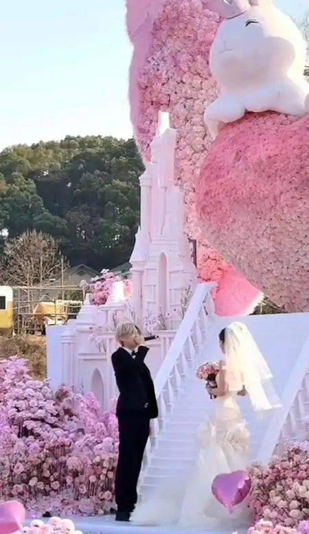 熱搜第一！鹿哈向女友求婚成功